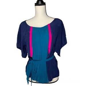 Akiko XS Silk Pleated Top